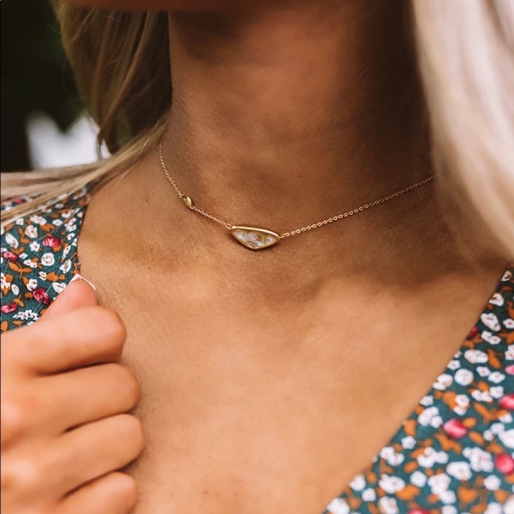 Kendra Scott Margot Vintage Gold Pendant Necklace